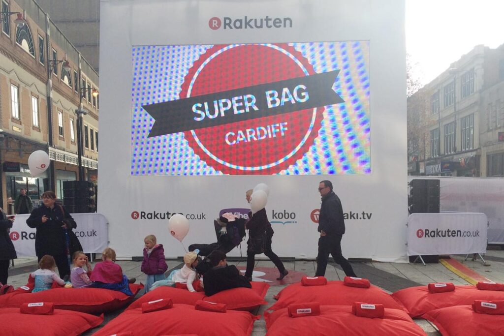 Popular Japanese e-commerce platform, Rakuten, wanted to give their UK launch a buzz with a family-friendly roadshow.